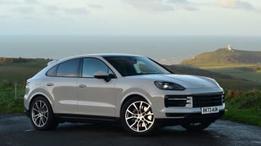 Porsche Cayenne vs BMW X5 - Porsche Cayenne front static 